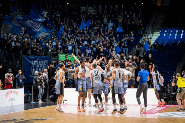 塔和球迷们 塔和球迷们