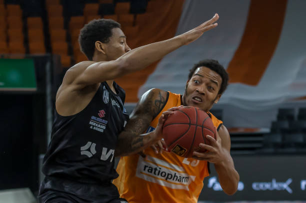 随着时间的 随着时间的