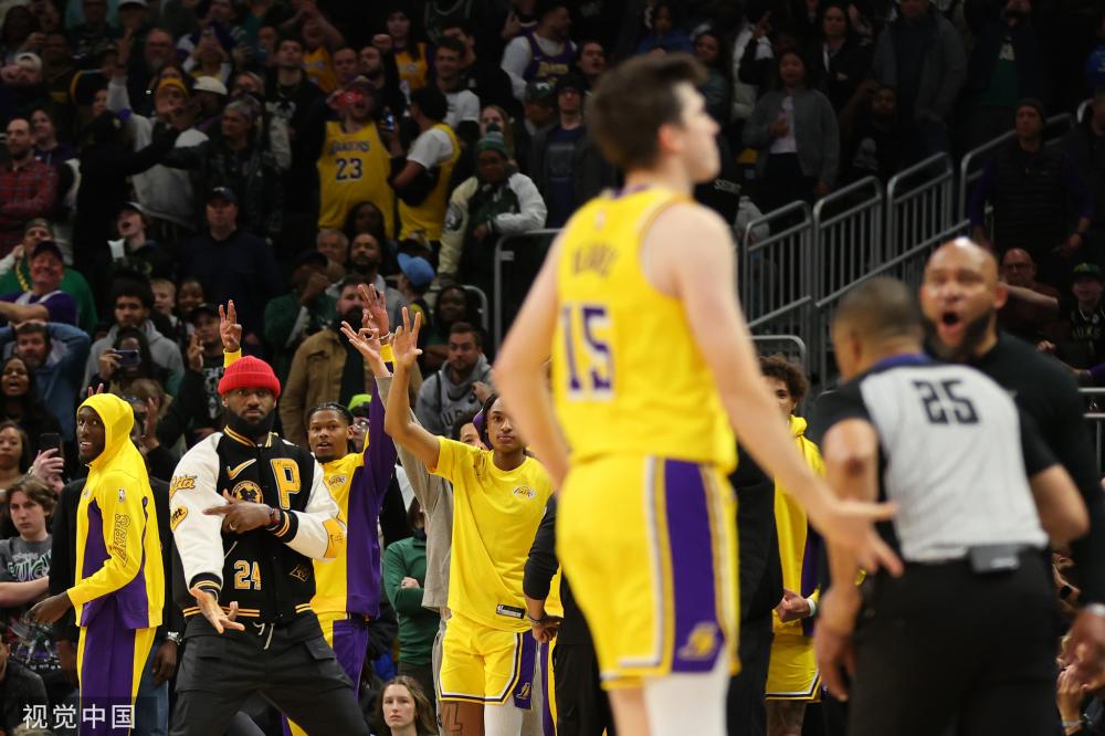 尔与德足协 尔与德足协