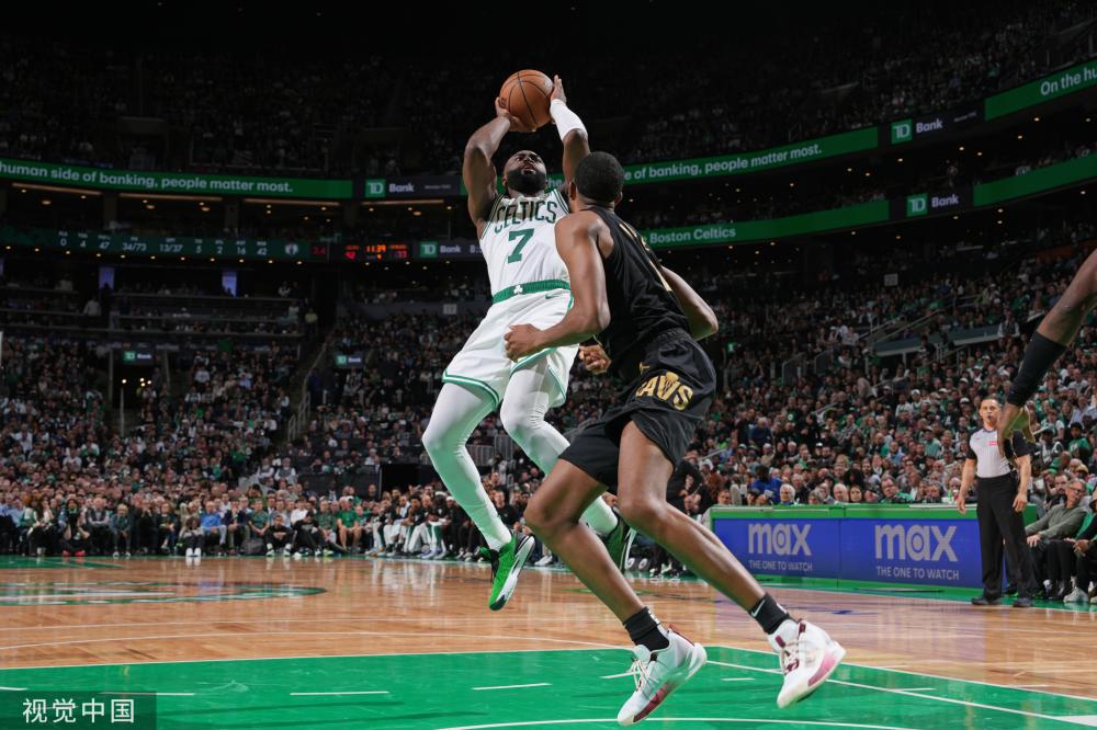 切特偷看美 切特偷看美