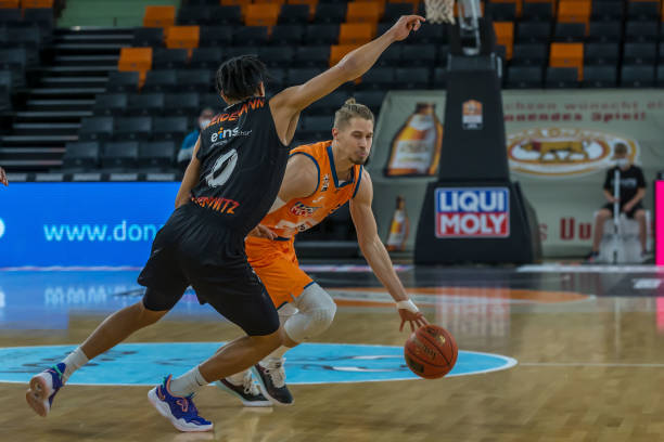 包括运球 包括运球